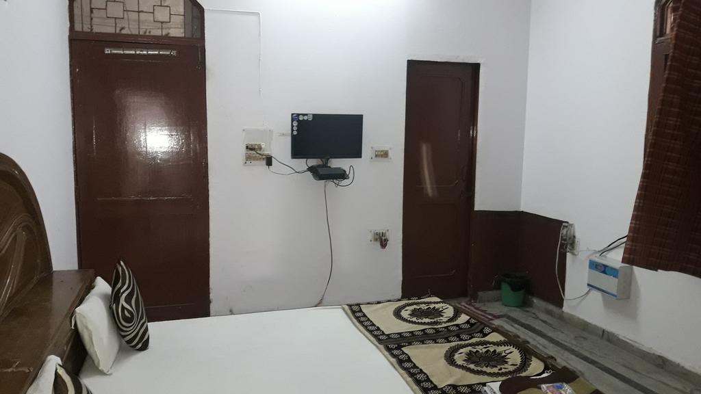 Oyo Rajdhani Guest House Faridabad Dış mekan fotoğraf