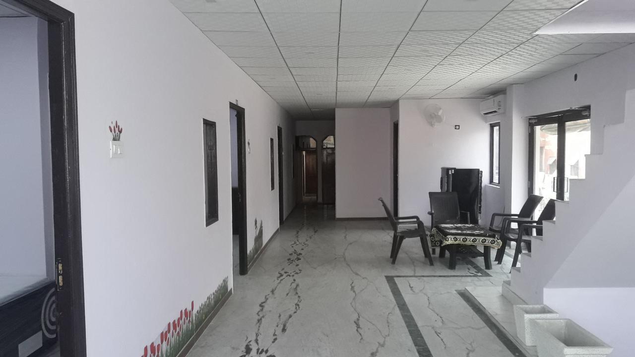 Oyo Rajdhani Guest House Faridabad Dış mekan fotoğraf